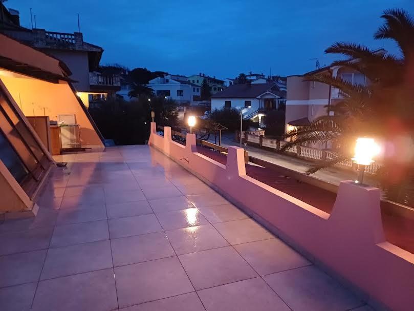Apartmani Delas 2 Pjescana Uvala Bagian luar foto