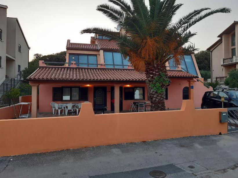 Apartmani Delas 2 Pjescana Uvala Bagian luar foto