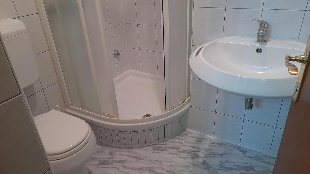 Apartmani Delas 2 Pjescana Uvala Bagian luar foto