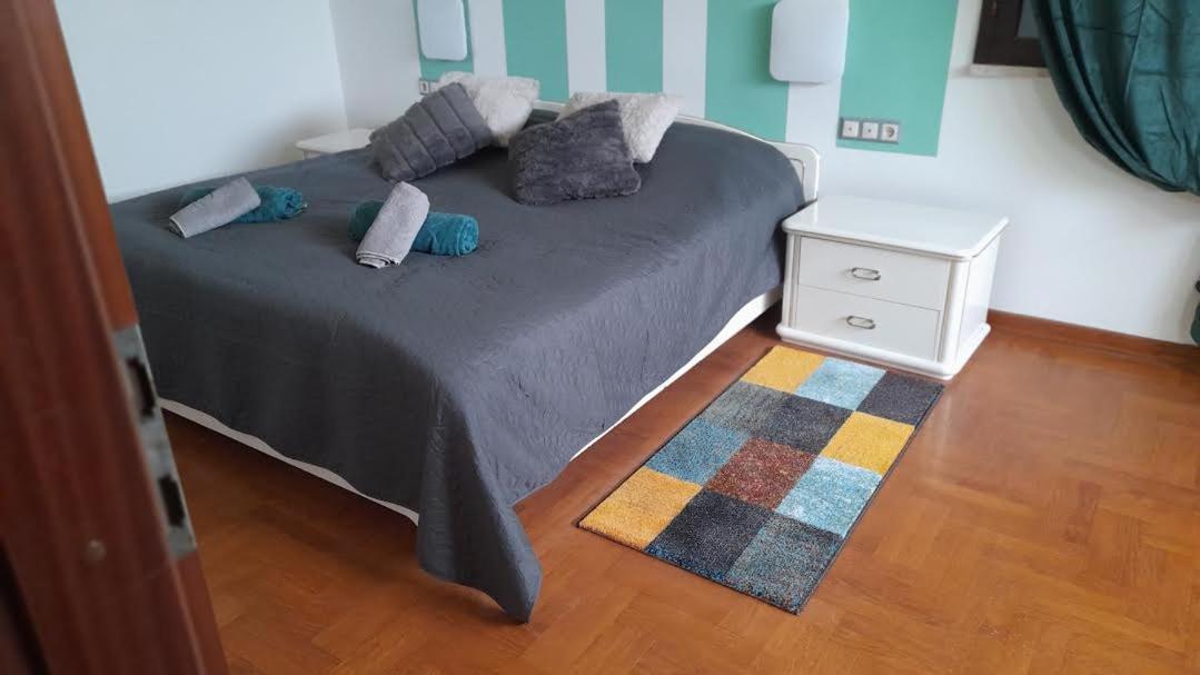 Apartmani Delas 2 Pjescana Uvala Bagian luar foto