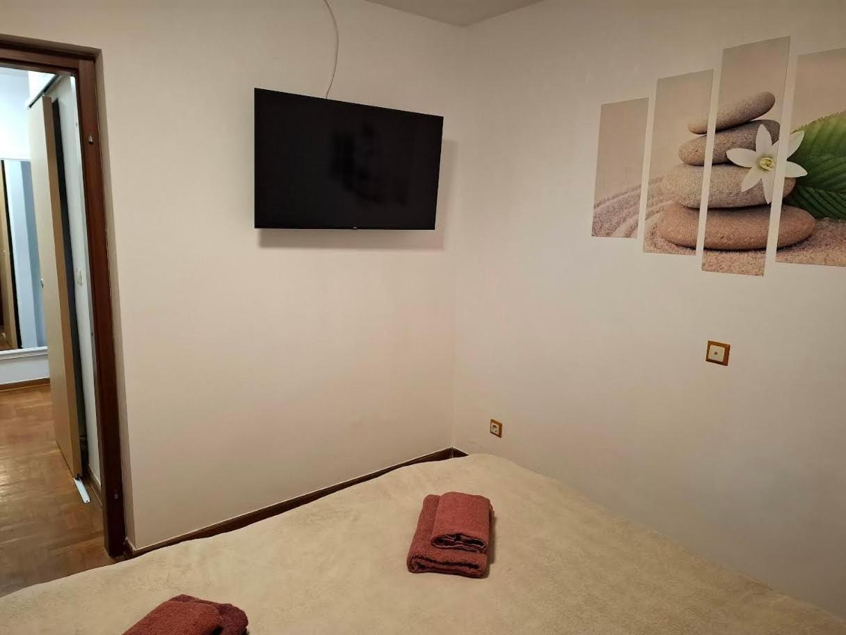Apartmani Delas 2 Pjescana Uvala Bagian luar foto
